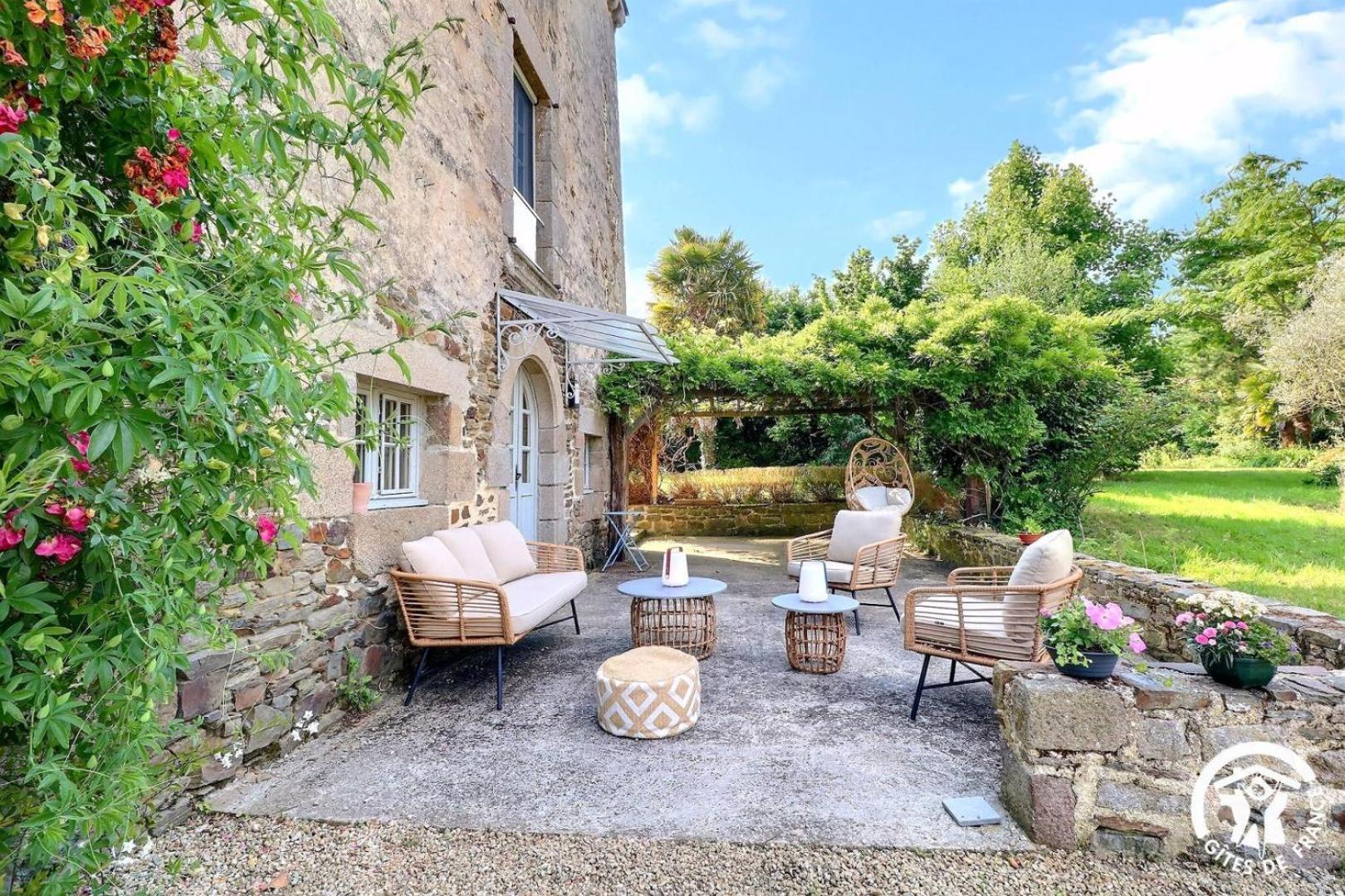 Manoir De Sevin Bed & Breakfast Plerguer Exterior photo