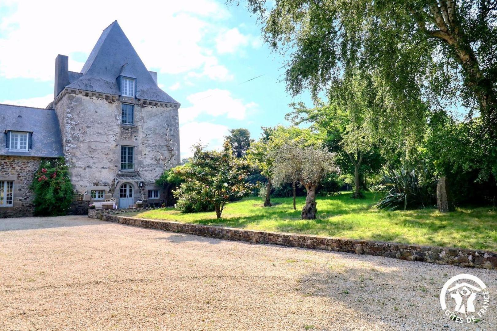 Manoir De Sevin Bed & Breakfast Plerguer Exterior photo